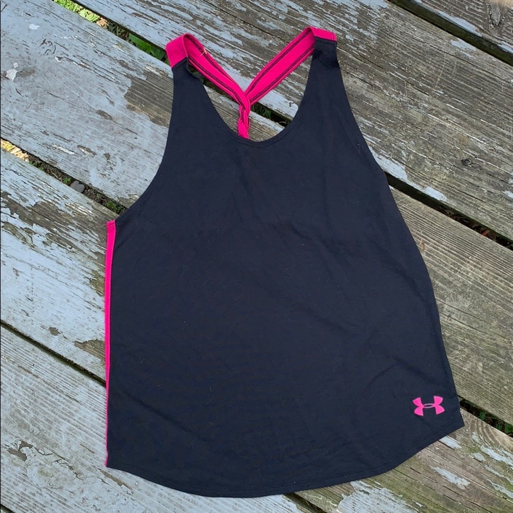 🌻 5 for $25 Under Armor Black Pink Twist Back